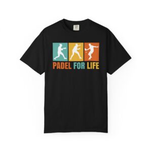 Tricou personalizat „Padel for Life” disponibil pe alb și negru, design sport padel modern